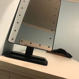 Light up standing mirror